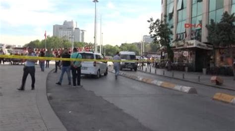 T­a­k­s­i­m­ ­M­e­y­d­a­n­ı­’­n­d­a­ ­ş­ü­p­h­e­l­i­ ­ç­a­n­t­a­ ­a­l­a­r­m­ı­